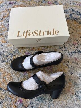 NEW Life Stride Rozz Black Mary Jane Pumps